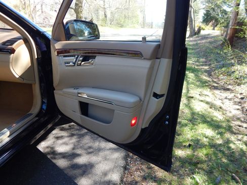 Used 2012 Mercedes-Benz S 550 4MATIC image 17