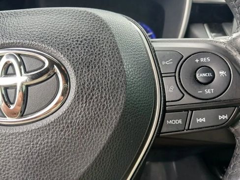 Used 2020 Toyota Corolla XSE image 27