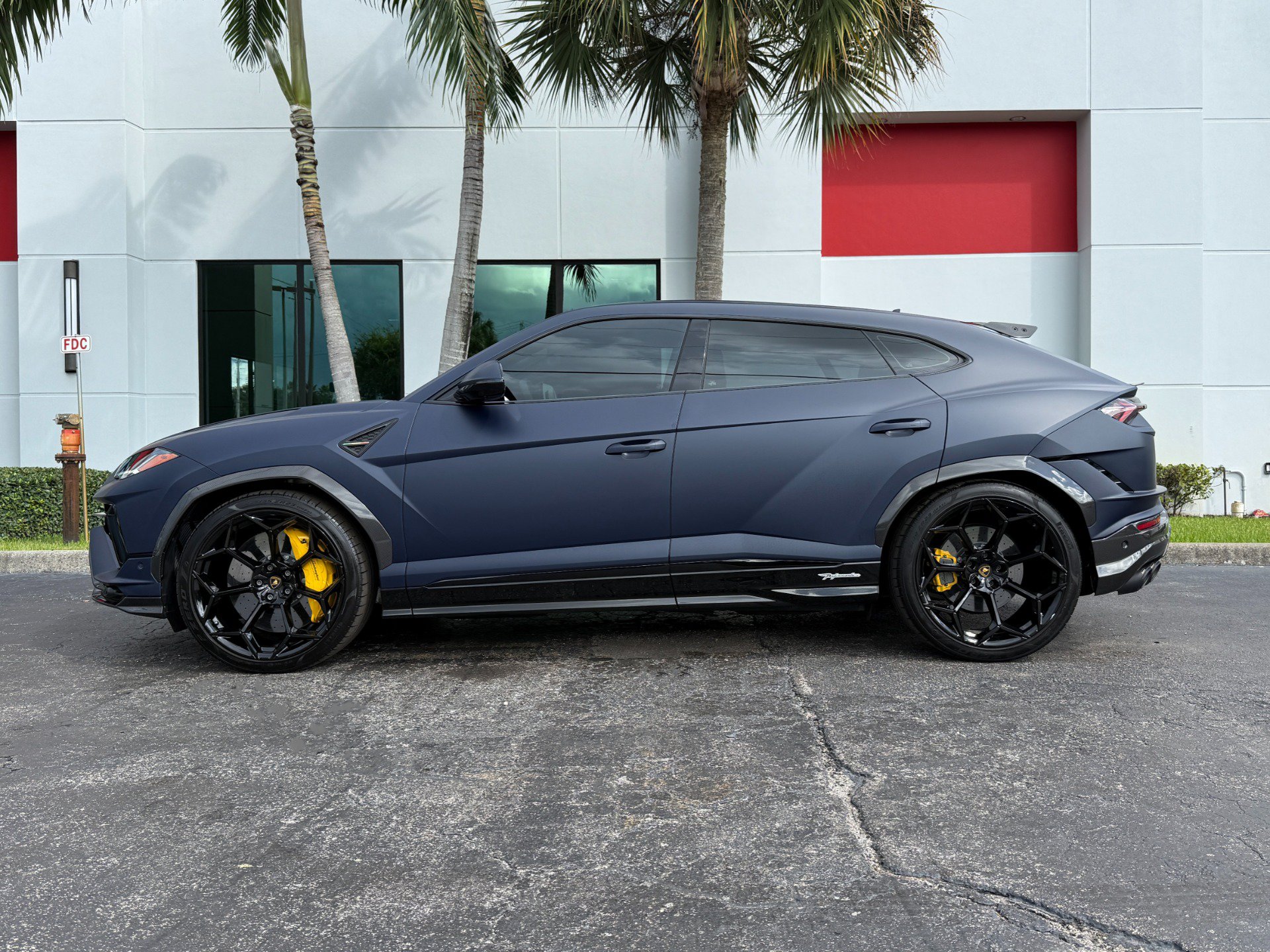 Used 2024 Lamborghini Urus Performante AWD/4WD image 11