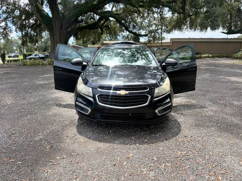 Used 2015 Chevrolet Cruze LS FWD image 2