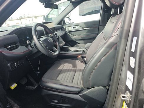 Used 2025 Ford Explorer ST-Line w/ ST-Line Street Pack AWD/4WD image 6