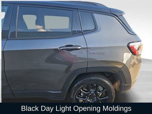 Used 2024 Jeep Compass Latitude w/ Convenience Group image 18