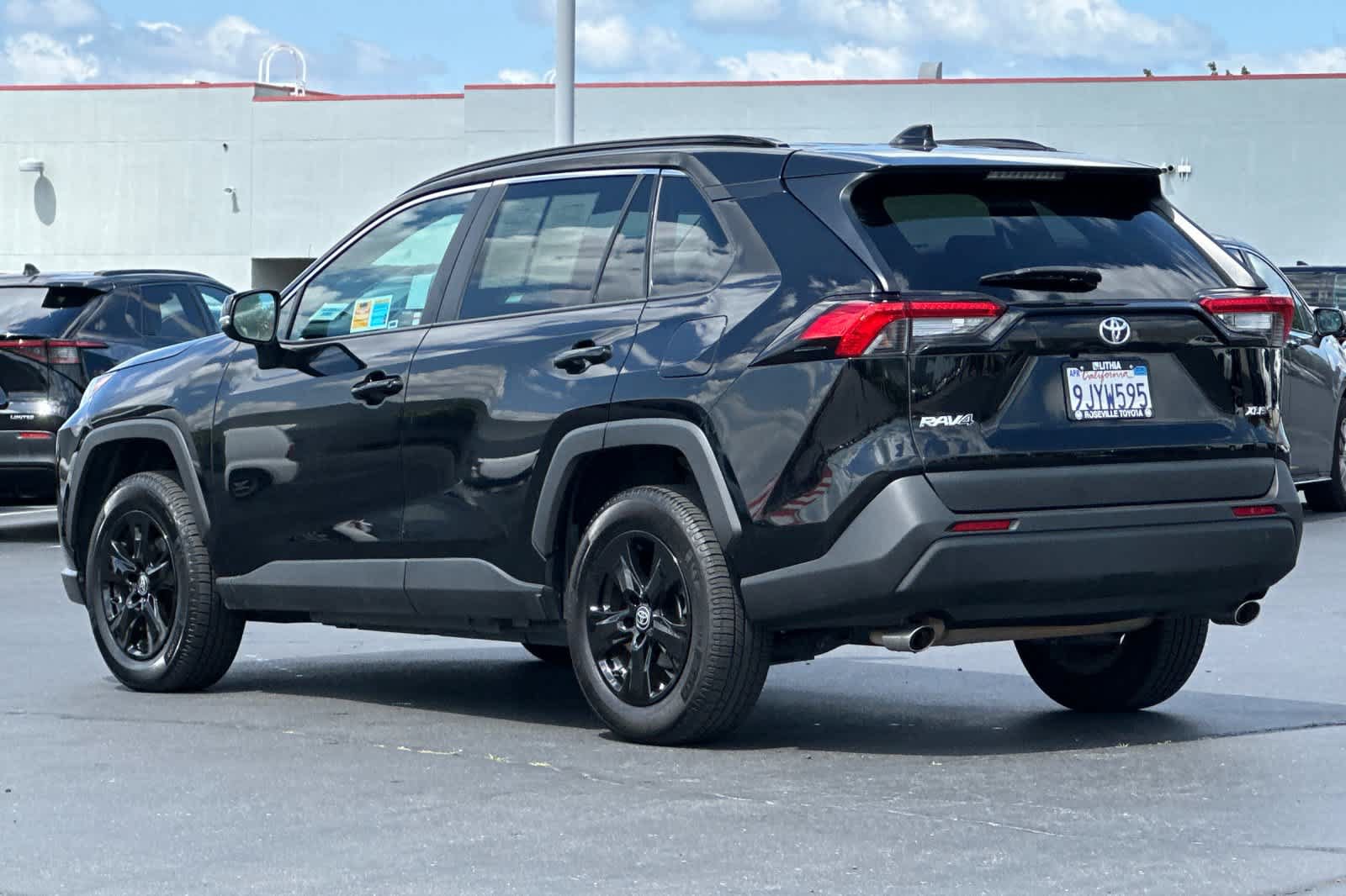 Certified 2022 Toyota RAV4 XLE w/ Convenience Package FWD image 7
