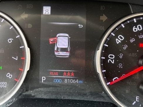 Used 2021 Toyota RAV4 XLE Premium AWD/4WD image 7