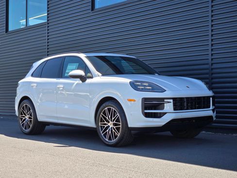 New 2026 Porsche Cayenne AWD/4WD image 9