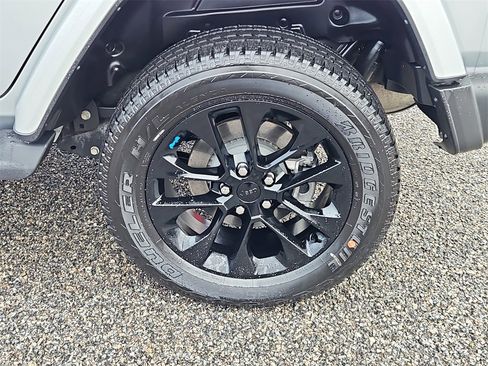 Used 2023 Jeep Wrangler Unlimited Sahara w/ Cold Weather Group image 8