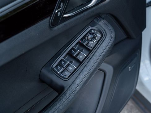 Used 2019 Porsche Macan AWD/4WD image 21