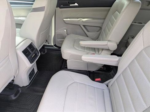 Used 2022 Volkswagen Atlas SEL Premium image 19