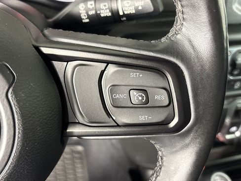 Used 2018 Jeep Wrangler Sport S image 18