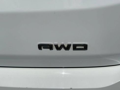 Used 2023 GMC Terrain SLE AWD/4WD image 41