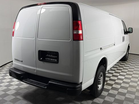 Used 2020 Chevrolet Express 3500 Extended w/ Driver Convenience Package image 5