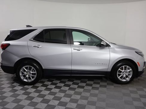 Used 2022 Chevrolet Equinox LT AWD/4WD image 9