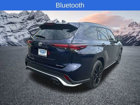 Used 2024 Toyota Highlander XSE image 3