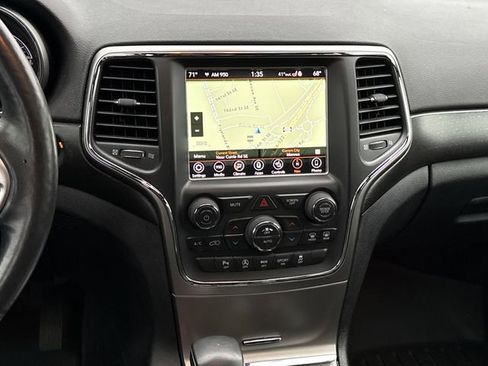 Used 2018 Jeep Grand Cherokee Altitude image 21