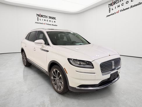 Used 2023 Lincoln Nautilus Reserve w/ Class II Trailer Tow Package FWD image 7