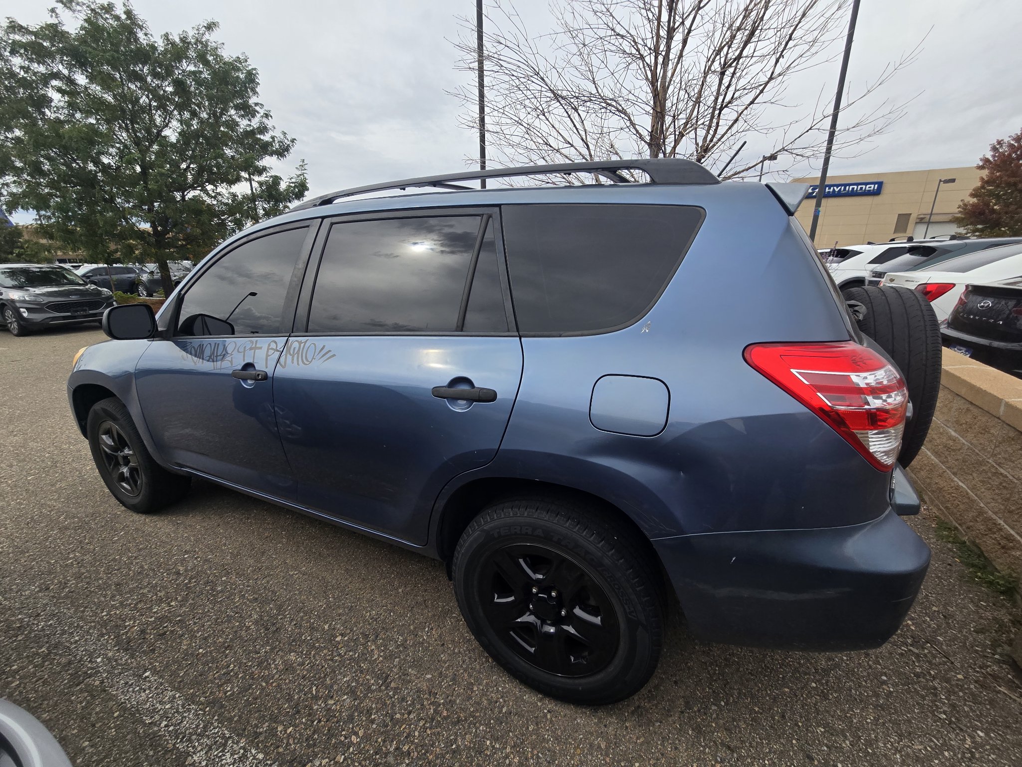 Used 2009 Toyota RAV4 4WD w/ Base L4 Extra Value Pkg image 2
