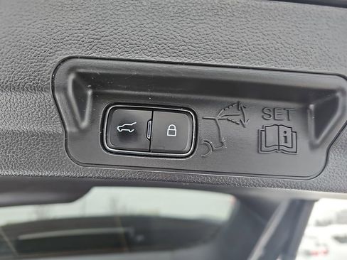 Used 2021 Ford Explorer XLT w/ Equipment Group 202A image 15