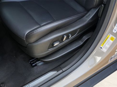 Used 2023 Cadillac XT5 Sportv w/ Technology Package image 8