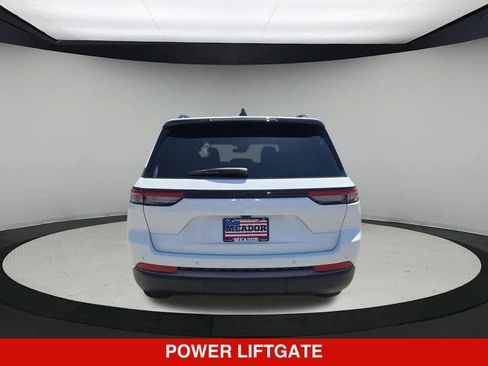 New 2026 Jeep Grand Cherokee Altitude RWD image 5
