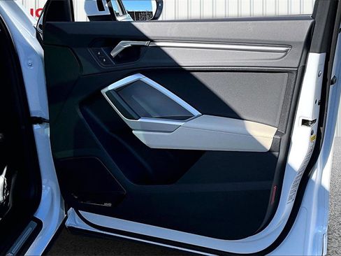 Used 2025 Audi Q3 2.0T Premium Plus w/ Premium Plus Package image 28