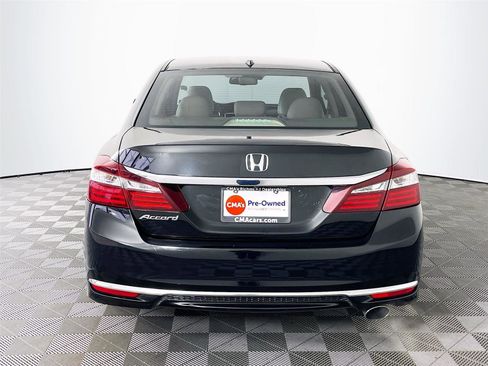 Used 2017 Honda Accord EX-L image 9