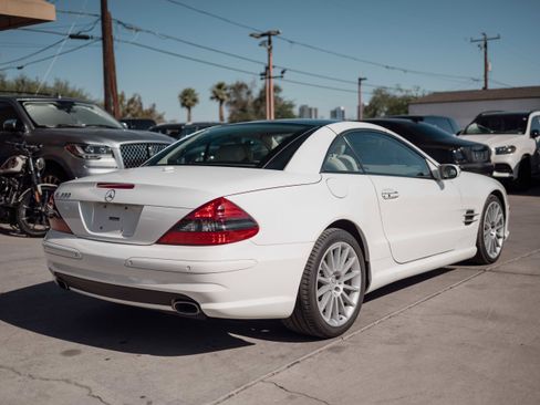 Used 2008 Mercedes-Benz SL 550 w/ P1 Pkg image 4
