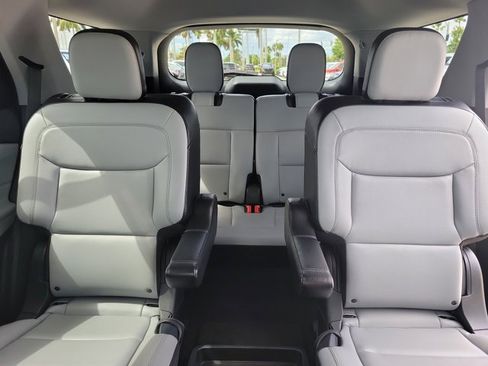 Certified 2021 Ford Explorer XLT w/ Equipment Group 202A image 18