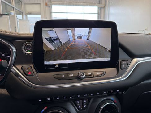 Used 2025 Chevrolet Blazer LT FWD image 23