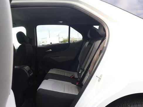 Used 2024 Chevrolet Equinox LS w/ LS Convenience Package image 43