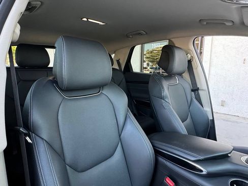 Used 2025 Genesis GV70 2.5T AWD/4WD image 21