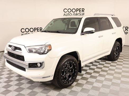 Used 2018 Toyota 4Runner Limited AWD/4WD image 10