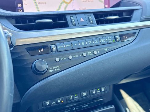 Used 2019 Lexus ES 350 350 Luxury image 30