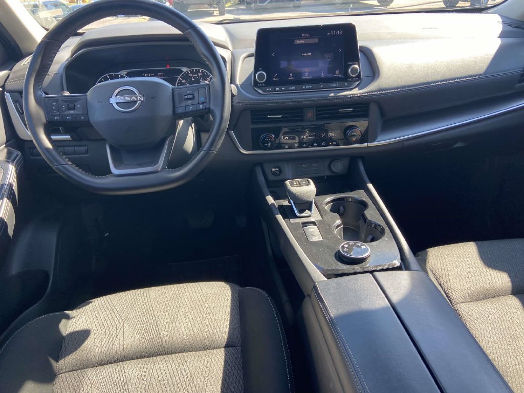 Used 2025 Nissan Rogue SV AWD/4WD image 10