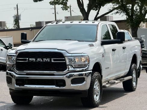 Used 2019 RAM 2500 Tradesman w/ Chrome Appearance Group AWD/4WD image 3