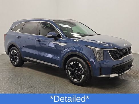 Used 2024 Kia Sorento S w/ Panoramic Sunroof Package FWD image 2