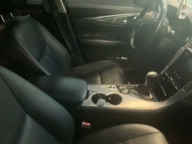 Used 2016 INFINITI Q50 3.0t Premium w/ Driver Assistance Package AWD/4WD image 6