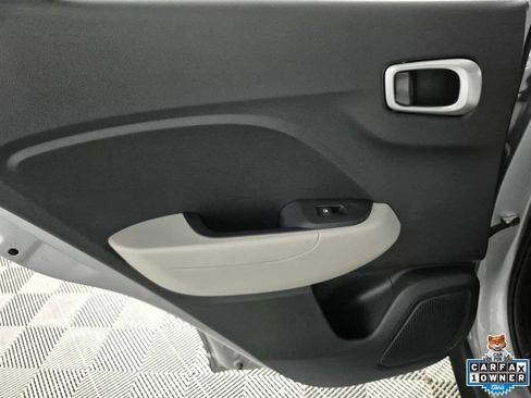 Used 2025 Hyundai Venue SEL FWD image 26