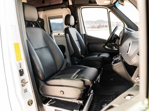 Used 2023 Mercedes-Benz Sprinter 2500 image 12