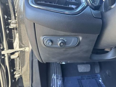 Used 2022 Chevrolet Equinox RS w/ RS Leather Package image 25