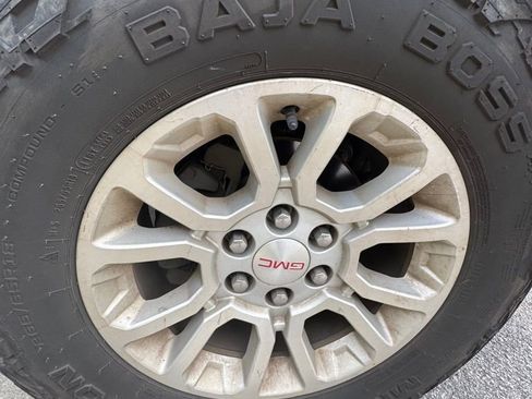 Used 2018 GMC Sierra 1500 SLE w/ SLE Value Package AWD/4WD image 7