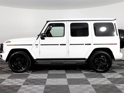 Used 2023 Mercedes-Benz G 550 image 3