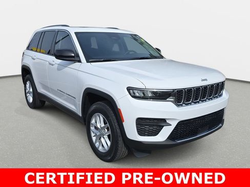 Used 2023 Jeep Grand Cherokee Laredo image 3