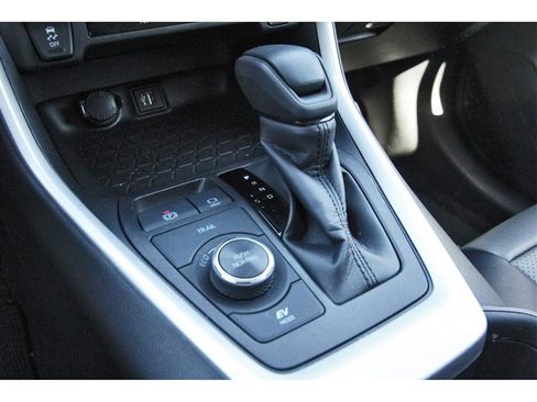 Used 2024 Toyota RAV4 XLE image 27