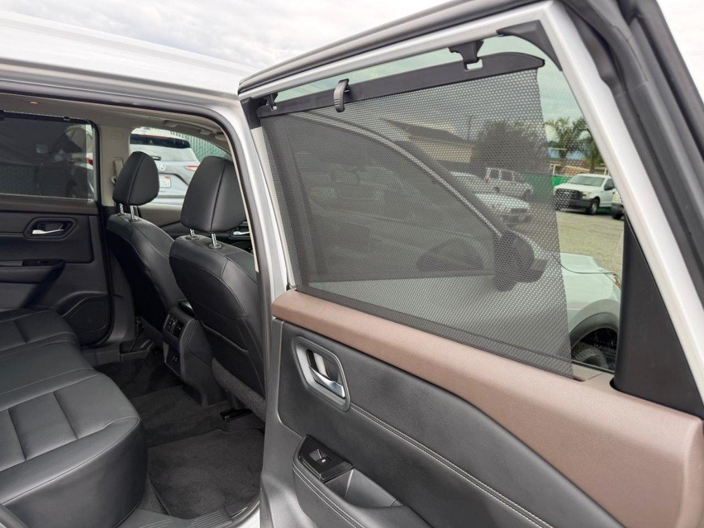 Used 2023 Nissan Rogue SV w/ SV Premium B Package AWD/4WD image 37