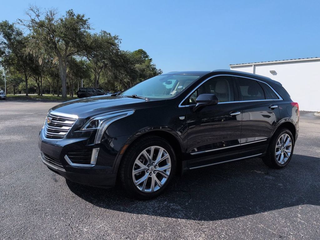 Used 2017 Cadillac XT5 Luxury w/ Driver Awareness Package FWD image 8