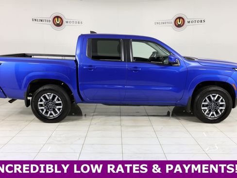 Used 2024 Nissan Frontier SL w/ Technology Package image 2
