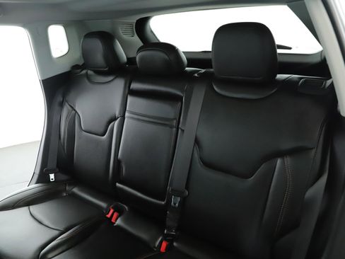 Certified 2019 Jeep Compass Limited w/ Safety & Security Group image 5