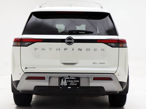 Used 2024 Nissan Pathfinder SL AWD/4WD image 7