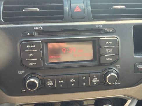 Used 2015 Kia Rio LX FWD image 30