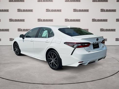 Used 2023 Toyota Camry SE FWD image 3